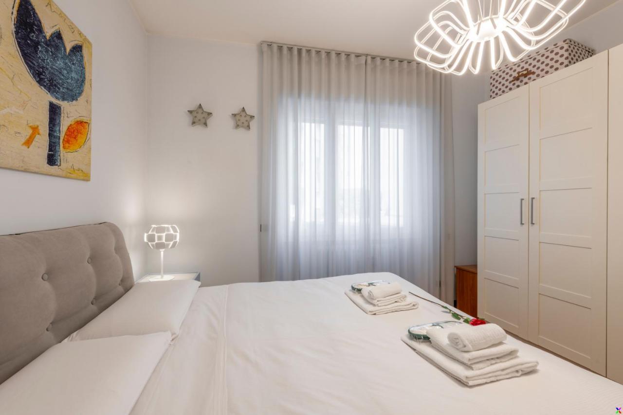 Bnbutler - Stromboli, 22 - Ampio, Luminoso Ed Elegante Milan Extérieur photo